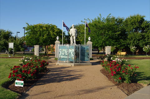 WW1 Memorial Park - Goulburn Accommodation 0