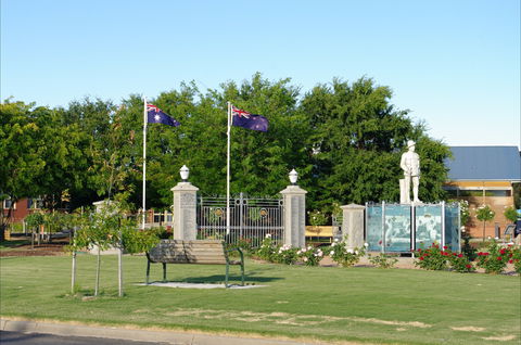 WW1 Memorial Park - Goulburn Accommodation 1