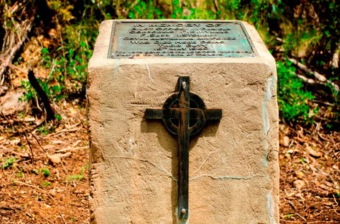 Avro Anson A4-4 Memorial - Goulburn Accommodation 0