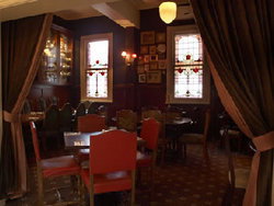 Benjamin On Franklin - Goulburn Accommodation 3