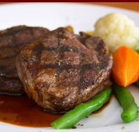 R. G. Mcgees Hotel Restaurant - Goulburn Accommodation