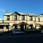 Fish Frenzy - Goulburn Accommodation 1