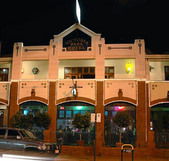 Victoria Park Hotel - Goulburn Accommodation