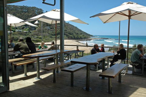 Wye Beach Hotel - Goulburn Accommodation 2