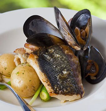Chris's Beacon Point Restaurant - Goulburn Accommodation 3