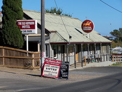 Old Hepburn Hotel - Goulburn Accommodation 0