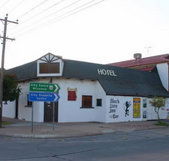 Black Lion Inn Hotel - Goulburn Accommodation