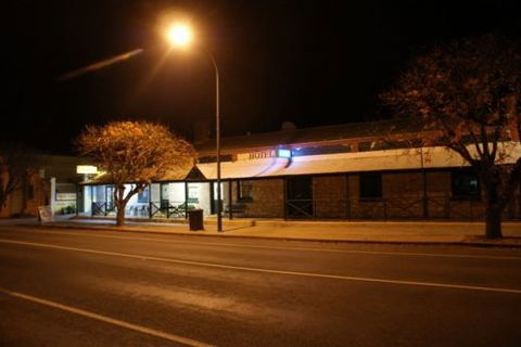 Riverton Hotel - Goulburn Accommodation 0