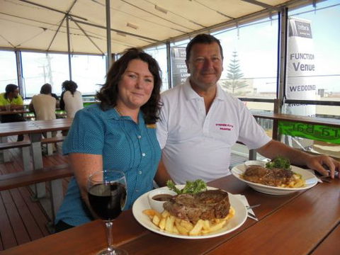 Zebra Crossing Bar & Bistro - Goulburn Accommodation 1