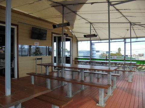 Zebra Crossing Bar & Bistro - Goulburn Accommodation 4