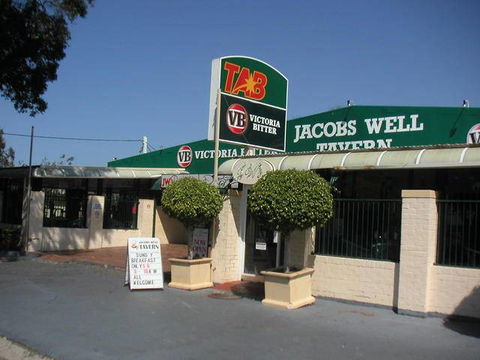 Jacobs Well Bayside Tavern - Goulburn Accommodation 0