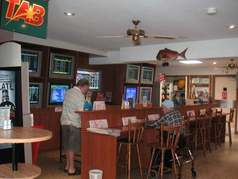 Jacobs Well Bayside Tavern - Goulburn Accommodation 2
