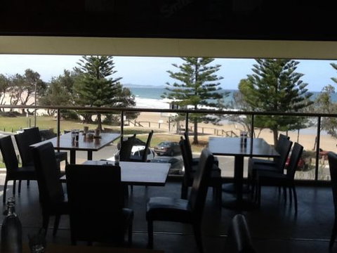 Fat Fish Beachfront Bistro - Goulburn Accommodation 0