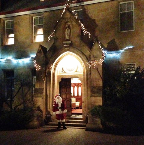Abbey Of The Roses - Christmas In July - Goulburn Accommodation 0