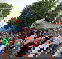 Cowra Christmas Street Festival - Goulburn Accommodation