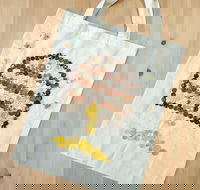Create a Button Tote - Goulburn Accommodation