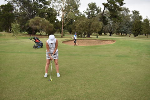 Howlong Golden Shoe Nine Hole Golf Tournament - Goulburn Accommodation 0