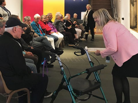 Accessible Art Tours In The Gallery - Goulburn Accommodation 0