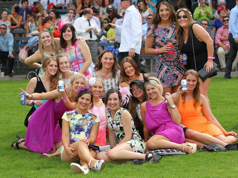 Albury Racing Club Boxing Day Races - Goulburn Accommodation 2