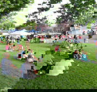 Young and Region Farmers Markets - Goulburn Accommodation