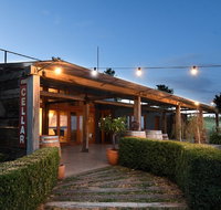 Alive and Creating Art Exhibition - Goulburn Accommodation