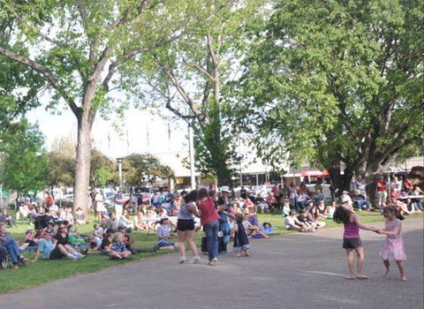 Australian National Busking Championships - Goulburn Accommodation 1