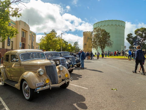 Australian Art Deco Festival Leeton - Goulburn Accommodation 2