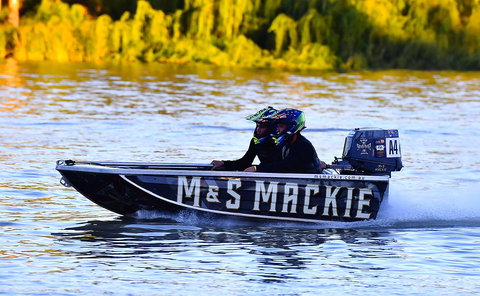 Round 3 - Renmark Auto Service Circuit Race - Goulburn Accommodation 0