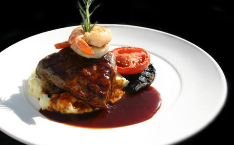 Aquarius Seafood Restaurant - Goulburn Accommodation 3