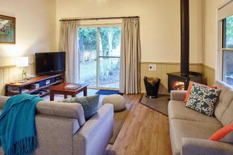 Alpine Valley Cottages - Goulburn Accommodation 6