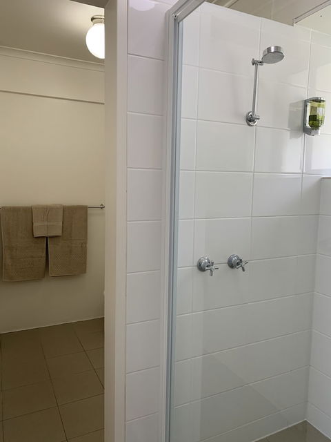 Adina Place Motel Apartments - Goulburn Accommodation 3
