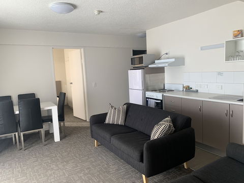Adina Place Motel Apartments - Goulburn Accommodation 6