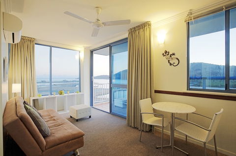 At Whitsunday Vista Holiday Apartments - Goulburn Accommodation 6