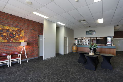 Redhill Tamworth Motor Inn & Conference Centre - Goulburn Accommodation 6