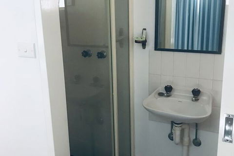 Ocean Breeze Motel - Goulburn Accommodation 2