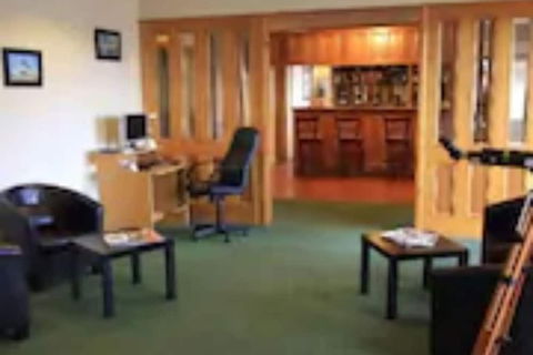 Aviators Lodge Motel - Goulburn Accommodation 2