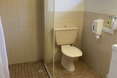 Aviators Lodge Motel - Goulburn Accommodation 3