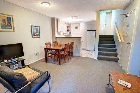 Spring Hill Gardens Apartments - Goulburn Accommodation 5