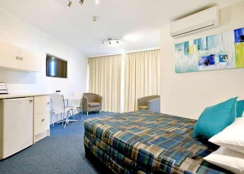 Atlantic Tower Motor Inn - Goulburn Accommodation 3
