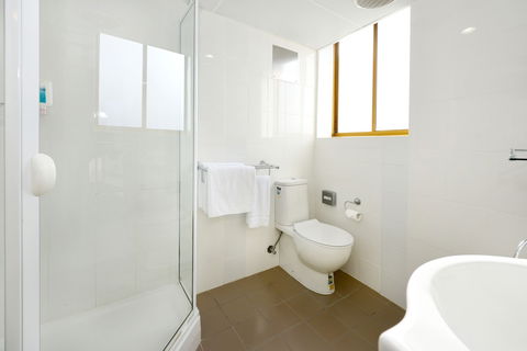 Atlantic Tower Motor Inn - Goulburn Accommodation 4