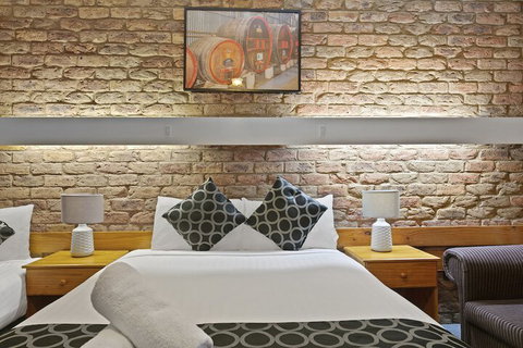 The Settlement Historic Hotel - Goulburn Accommodation 6