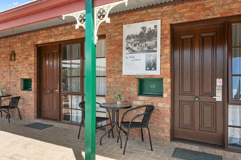 The Settlement Historic Hotel - Goulburn Accommodation 2