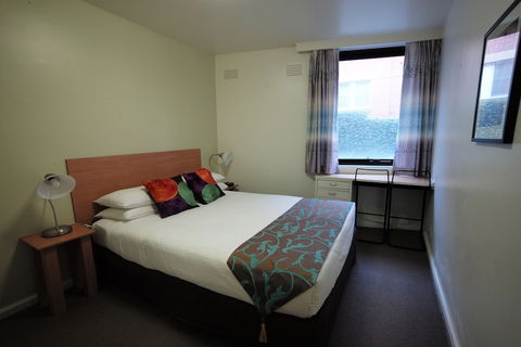 Albert Heights Serviced Apartments - Goulburn Accommodation 6