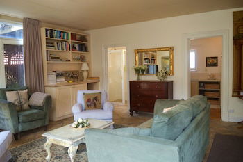 Athelney Cottage - Goulburn Accommodation 4