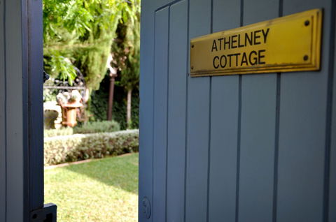 Athelney Cottage - Goulburn Accommodation 5