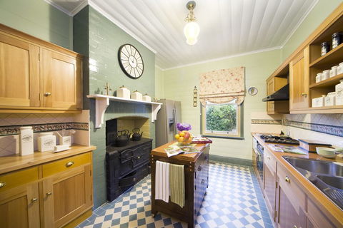 Varenna - Goulburn Accommodation 5