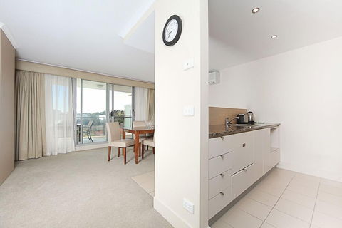Accommodate Canberra - The Avenue - Goulburn Accommodation 4