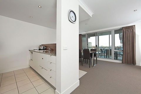 Accommodate Canberra - The Avenue - Goulburn Accommodation 6