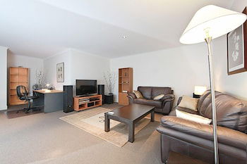 Accommodate Canberra - The Avenue - Goulburn Accommodation 3