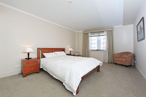 Accommodate Canberra - The Avenue - Goulburn Accommodation 1